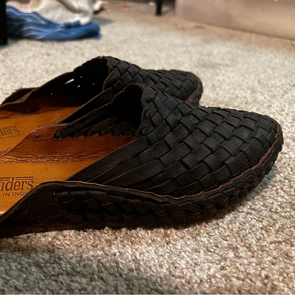 Size 8 Mohinders slides